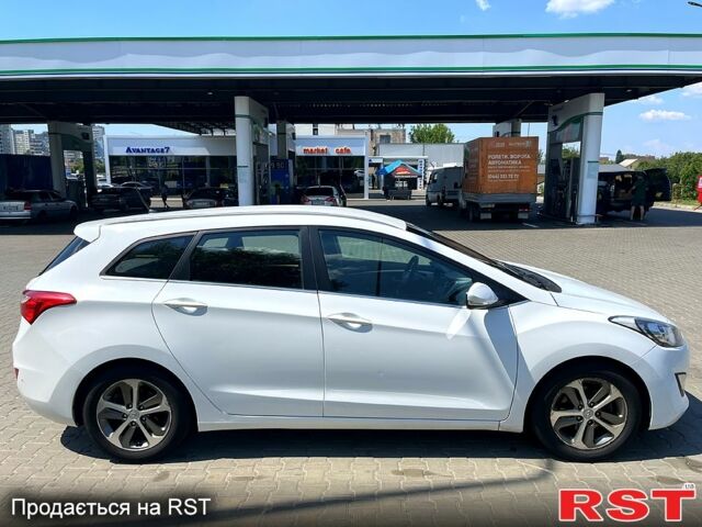 Белый Хендай i30, объемом двигателя 1.6 л и пробегом 223 тыс. км за 8600 $, фото 4 на Automoto.ua