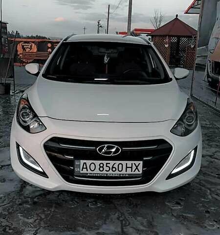 Белый Хендай i30, объемом двигателя 1.6 л и пробегом 204 тыс. км за 10500 $, фото 1 на Automoto.ua