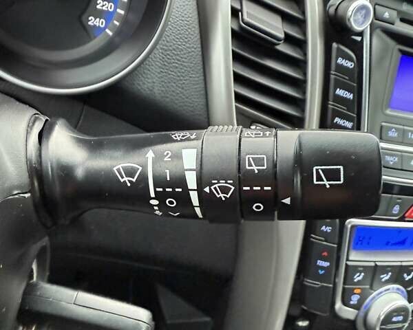 Белый Хендай i30, объемом двигателя 1.58 л и пробегом 220 тыс. км за 10000 $, фото 27 на Automoto.ua