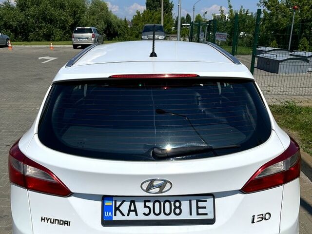 Белый Хендай i30, объемом двигателя 1.6 л и пробегом 223 тыс. км за 8600 $, фото 7 на Automoto.ua