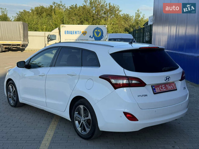 Белый Хендай i30, объемом двигателя 1.6 л и пробегом 200 тыс. км за 10700 $, фото 3 на Automoto.ua