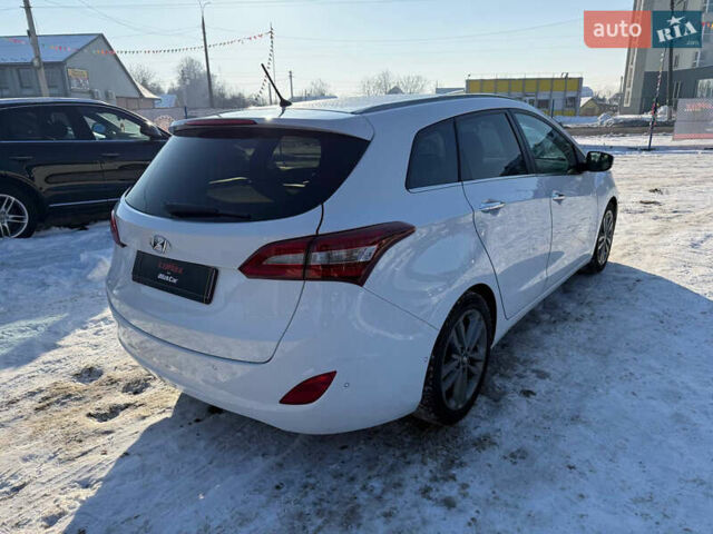 Белый Хендай i30, объемом двигателя 1.6 л и пробегом 218 тыс. км за 10950 $, фото 2 на Automoto.ua