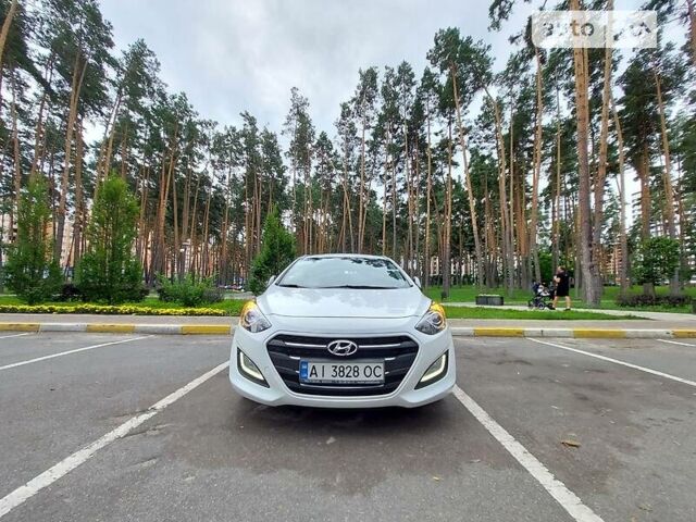 Белый Хендай i30, объемом двигателя 1.6 л и пробегом 220 тыс. км за 11200 $, фото 15 на Automoto.ua