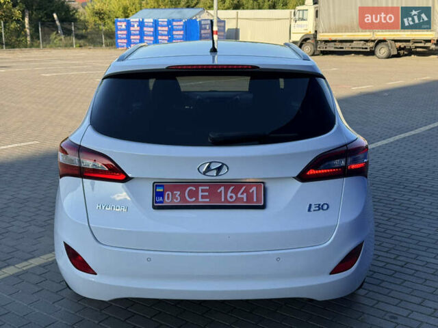 Белый Хендай i30, объемом двигателя 1.6 л и пробегом 200 тыс. км за 10700 $, фото 5 на Automoto.ua