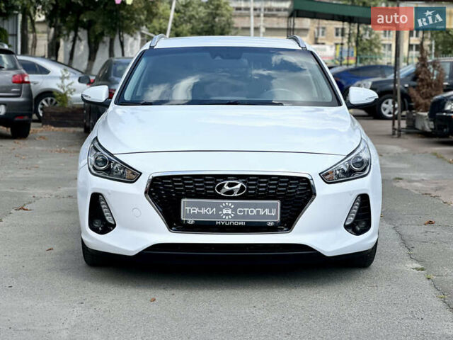 Белый Хендай i30, объемом двигателя 1.58 л и пробегом 208 тыс. км за 10700 $, фото 7 на Automoto.ua