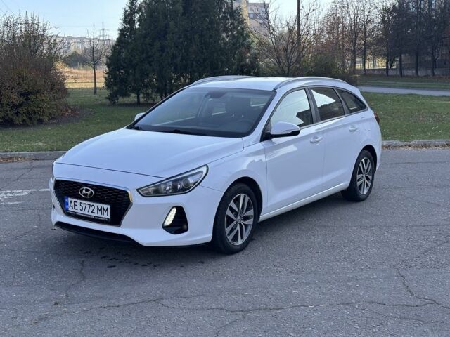 Белый Хендай i30, объемом двигателя 0.16 л и пробегом 216 тыс. км за 13999 $, фото 2 на Automoto.ua