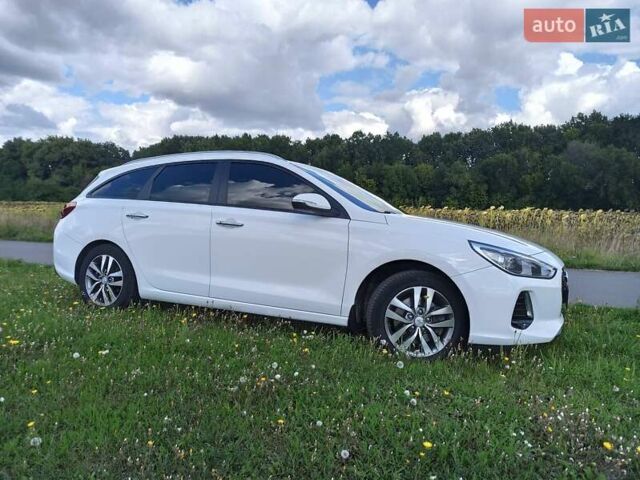 Білий Хендай i30, об'ємом двигуна 1.6 л та пробігом 133 тис. км за 14400 $, фото 6 на Automoto.ua