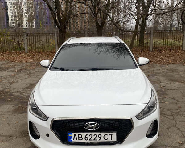 Білий Хендай i30, об'ємом двигуна 1.37 л та пробігом 185 тис. км за 12800 $, фото 1 на Automoto.ua