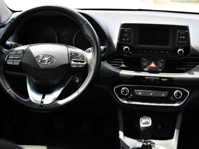 Білий Хендай i30, об'ємом двигуна 1.6 л та пробігом 220 тис. км за 12400 $, фото 15 на Automoto.ua