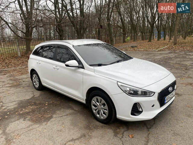 Білий Хендай i30, об'ємом двигуна 1.37 л та пробігом 185 тис. км за 12800 $, фото 2 на Automoto.ua