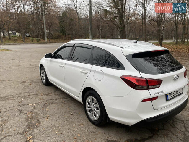 Білий Хендай i30, об'ємом двигуна 1.37 л та пробігом 185 тис. км за 12800 $, фото 6 на Automoto.ua