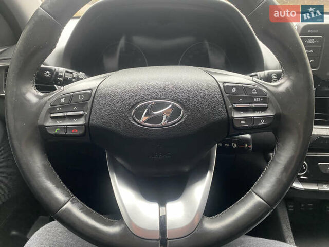 Білий Хендай i30, об'ємом двигуна 1.37 л та пробігом 185 тис. км за 12800 $, фото 17 на Automoto.ua