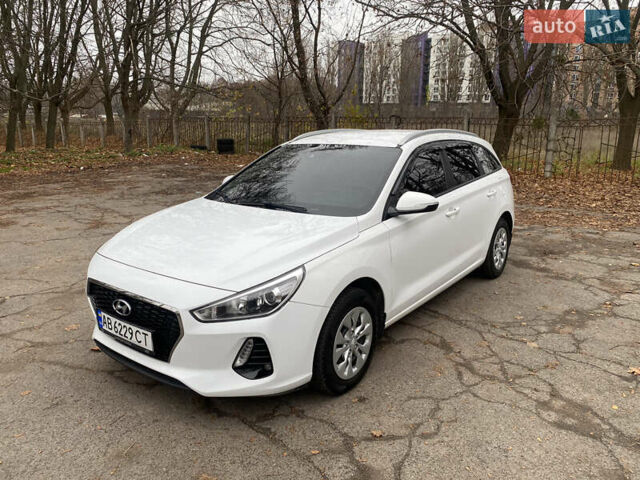 Білий Хендай i30, об'ємом двигуна 1.37 л та пробігом 185 тис. км за 12800 $, фото 8 на Automoto.ua