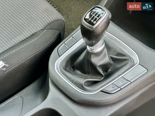 Хендай i30 2017 в Киеве на Automoto.ua Белый Хендай i30, объемом двигателя 1.58 л и пробегом 208 тыс. км за 10200 $, фото 13 на Automoto.ua