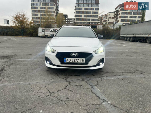 Белый Хендай i30, объемом двигателя 1.58 л и пробегом 218 тыс. км за 12400 $, фото 14 на Automoto.ua