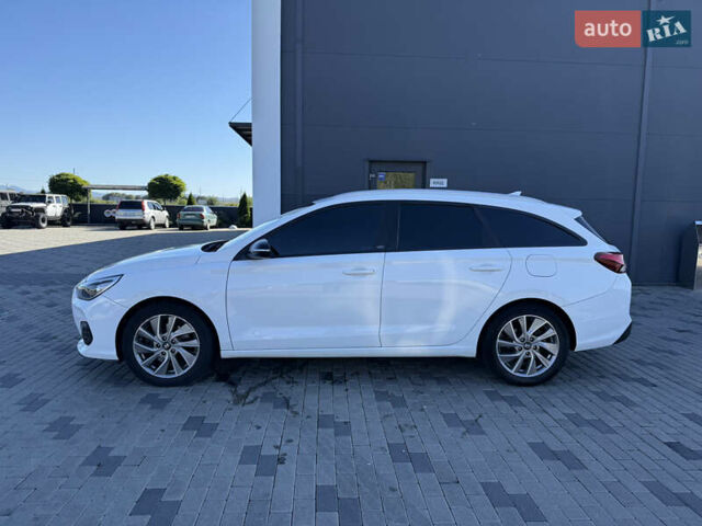 Білий Хендай i30, об'ємом двигуна 1.58 л та пробігом 216 тис. км за 11750 $, фото 21 на Automoto.ua
