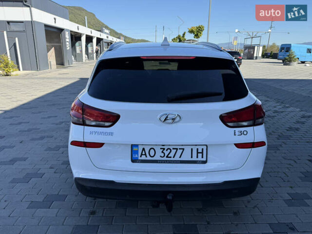 Білий Хендай i30, об'ємом двигуна 1.58 л та пробігом 216 тис. км за 11750 $, фото 26 на Automoto.ua