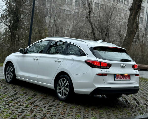 Белый Хендай i30, объемом двигателя 0 л и пробегом 53 тыс. км за 16000 $, фото 19 на Automoto.ua
