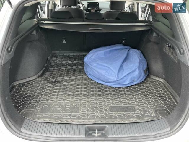 Белый Хендай i30, объемом двигателя 1.5 л и пробегом 78 тыс. км за 14500 $, фото 7 на Automoto.ua