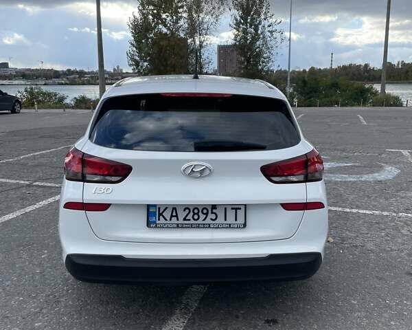 Белый Хендай i30, объемом двигателя 1.5 л и пробегом 78 тыс. км за 14500 $, фото 2 на Automoto.ua