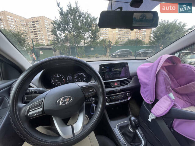 Белый Хендай i30, объемом двигателя 1.5 л и пробегом 77 тыс. км за 14500 $, фото 12 на Automoto.ua