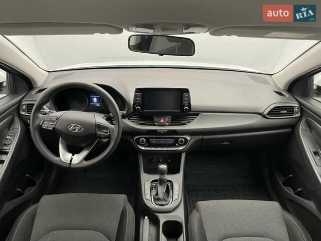 Белый Хендай i30, объемом двигателя 1.5 л и пробегом 61 тыс. км за 17384 $, фото 10 на Automoto.ua