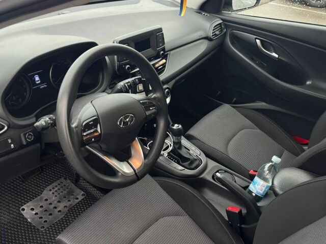 Белый Хендай i30, объемом двигателя 1.5 л и пробегом 130 тыс. км за 12500 $, фото 7 на Automoto.ua