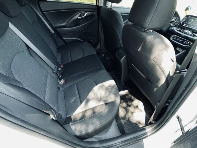 Білий Хендай i30, об'ємом двигуна 1.5 л та пробігом 43 тис. км за 19000 $, фото 12 на Automoto.ua