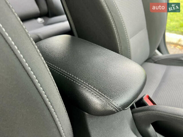 Белый Хендай i30, объемом двигателя 1.5 л и пробегом 129 тыс. км за 12350 $, фото 47 на Automoto.ua