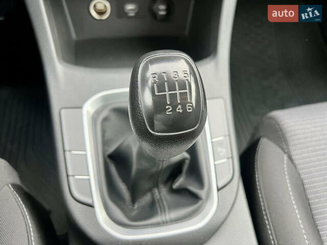 Белый Хендай i30, объемом двигателя 1.5 л и пробегом 129 тыс. км за 11999 $, фото 36 на Automoto.ua