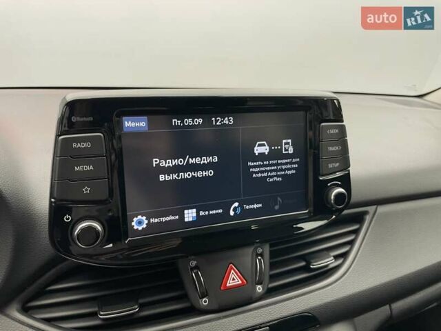 Белый Хендай i30, объемом двигателя 1.5 л и пробегом 61 тыс. км за 17384 $, фото 19 на Automoto.ua