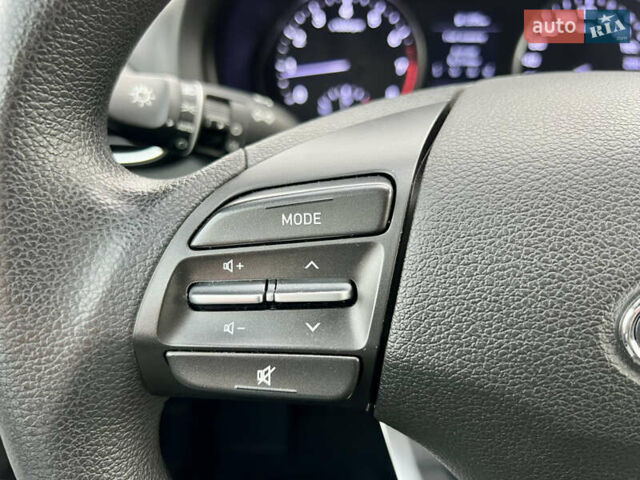 Белый Хендай i30, объемом двигателя 1.5 л и пробегом 129 тыс. км за 12350 $, фото 29 на Automoto.ua