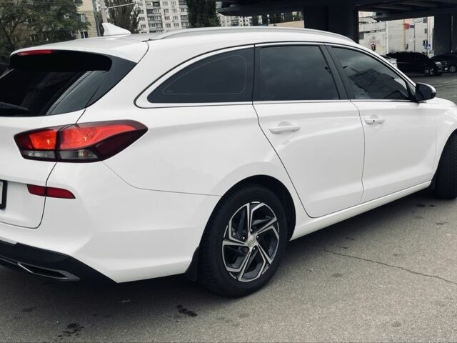 Білий Хендай i30, об'ємом двигуна 1.5 л та пробігом 43 тис. км за 19000 $, фото 5 на Automoto.ua