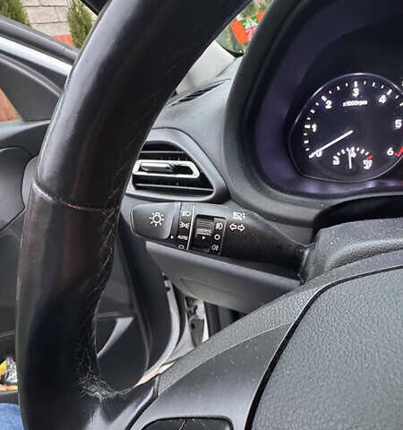 Белый Хендай i30, объемом двигателя 1.6 л и пробегом 195 тыс. км за 11499 $, фото 10 на Automoto.ua