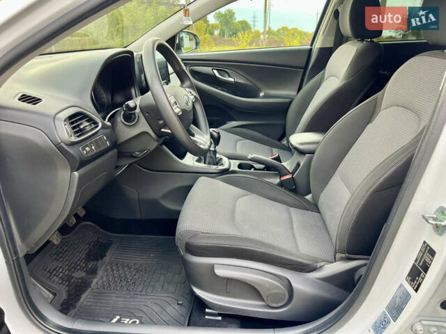 Белый Хендай i30, объемом двигателя 1.5 л и пробегом 129 тыс. км за 12350 $, фото 22 на Automoto.ua