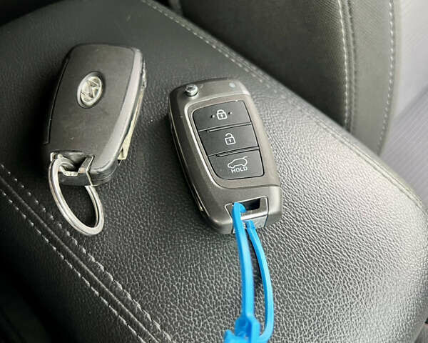 Белый Хендай i30, объемом двигателя 1.5 л и пробегом 129 тыс. км за 12350 $, фото 51 на Automoto.ua