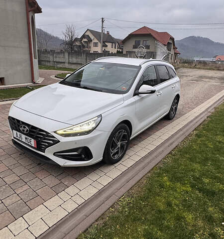 Белый Хендай i30, объемом двигателя 1.6 л и пробегом 195 тыс. км за 11499 $, фото 1 на Automoto.ua