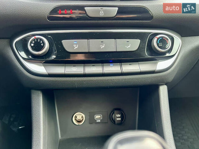 Белый Хендай i30, объемом двигателя 1.5 л и пробегом 129 тыс. км за 11999 $, фото 34 на Automoto.ua