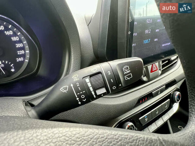 Белый Хендай i30, объемом двигателя 1.5 л и пробегом 129 тыс. км за 12350 $, фото 28 на Automoto.ua