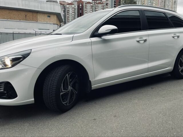 Білий Хендай i30, об'ємом двигуна 1.5 л та пробігом 43 тис. км за 19000 $, фото 9 на Automoto.ua