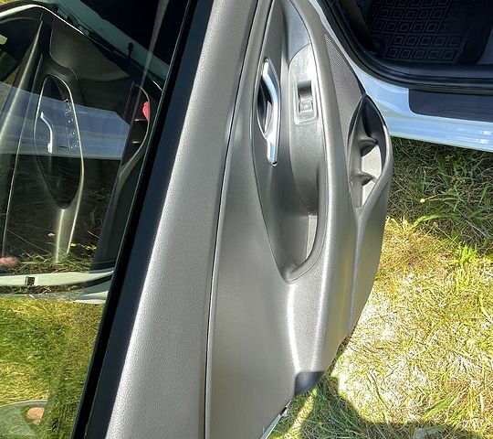 Білий Хендай i30, об'ємом двигуна 1.5 л та пробігом 39 тис. км за 19500 $, фото 13 на Automoto.ua