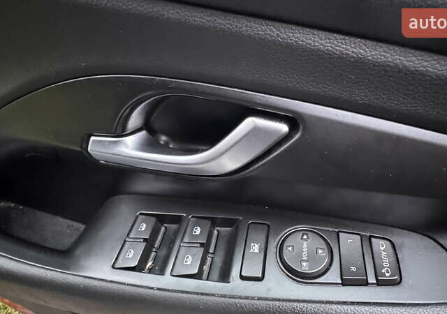 Белый Хендай i30, объемом двигателя 1.6 л и пробегом 195 тыс. км за 11499 $, фото 8 на Automoto.ua