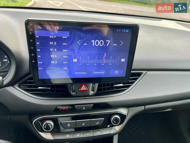 Белый Хендай i30, объемом двигателя 1.5 л и пробегом 129 тыс. км за 12350 $, фото 31 на Automoto.ua