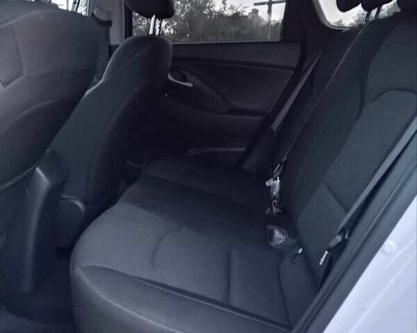 Белый Хендай i30, объемом двигателя 1.5 л и пробегом 23 тыс. км за 17800 $, фото 12 на Automoto.ua