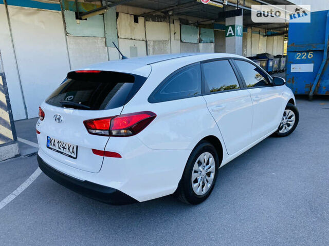 Білий Хендай i30, об'ємом двигуна 1.5 л та пробігом 7 тис. км за 18600 $, фото 61 на Automoto.ua