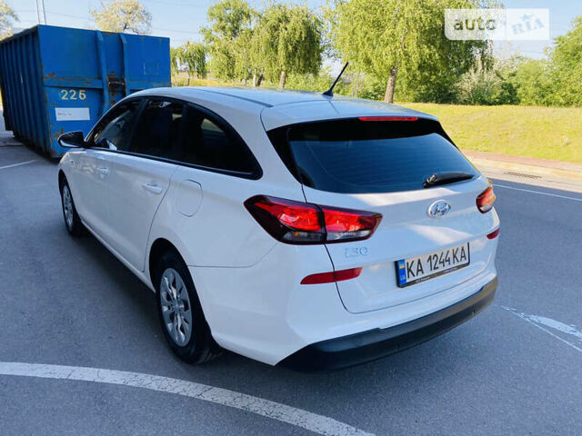 Білий Хендай i30, об'ємом двигуна 1.5 л та пробігом 7 тис. км за 18600 $, фото 37 на Automoto.ua