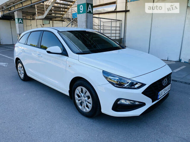 Білий Хендай i30, об'ємом двигуна 1.5 л та пробігом 7 тис. км за 18600 $, фото 62 на Automoto.ua