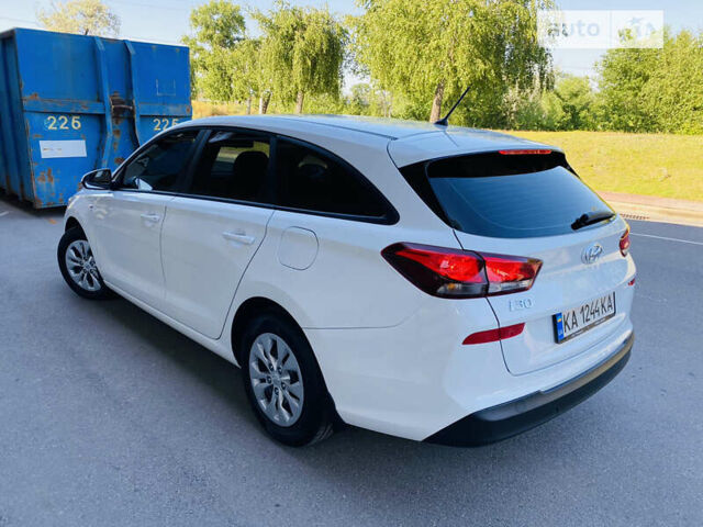 Білий Хендай i30, об'ємом двигуна 1.5 л та пробігом 7 тис. км за 18600 $, фото 60 на Automoto.ua