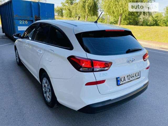 Білий Хендай i30, об'ємом двигуна 1.5 л та пробігом 7 тис. км за 18600 $, фото 50 на Automoto.ua