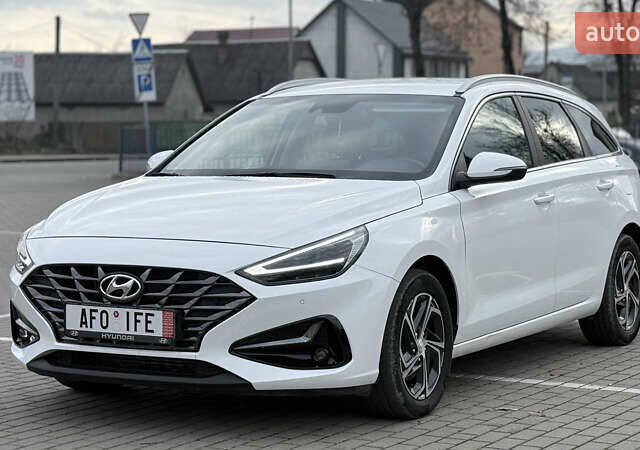 Белый Хендай i30, объемом двигателя 1.6 л и пробегом 110 тыс. км за 16950 $, фото 1 на Automoto.ua